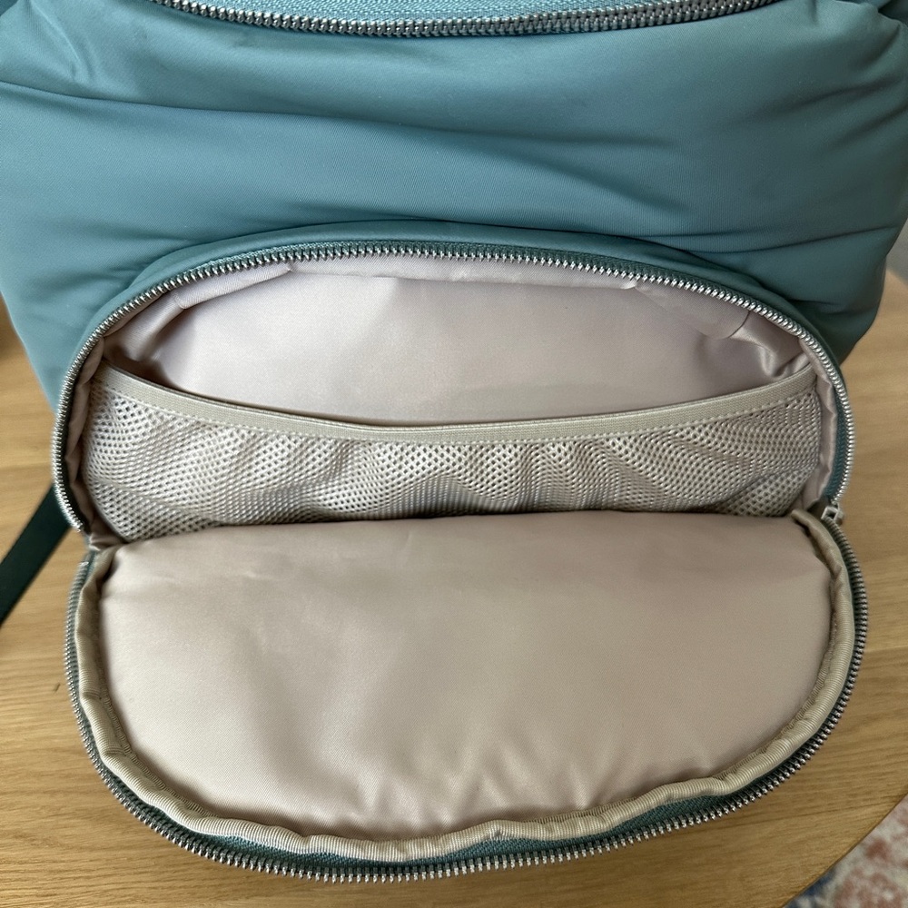 lululemon new parent backpack - Picture 6 of 13